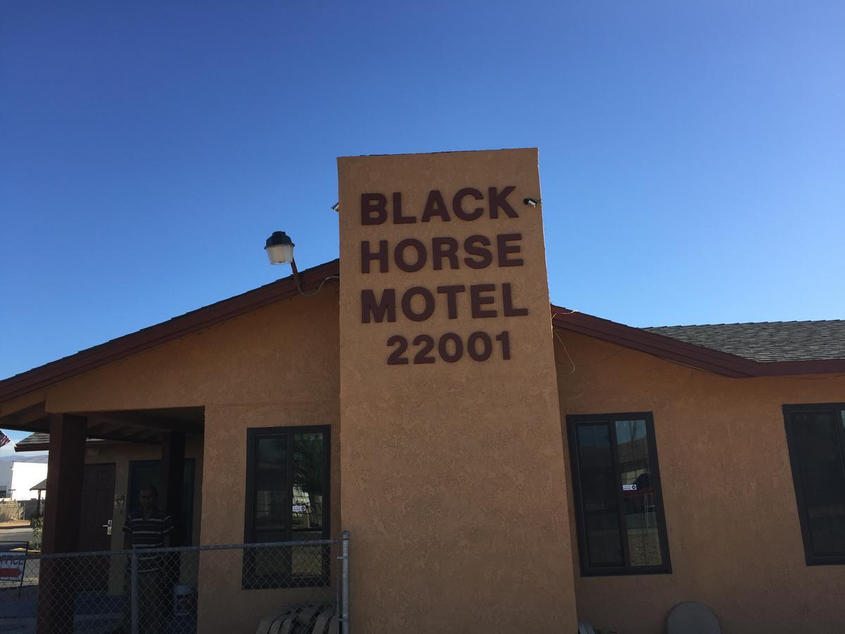 Black Horse Motel Apple Valley Exteriör bild